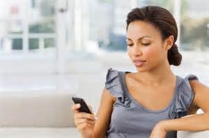Come parlare a una ragazza tramite sms
